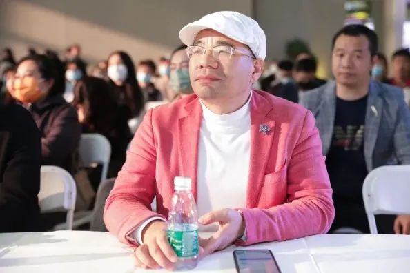 /UploadFiles/Design News | Live from Shenzhen Creative Design Week, Mr. Luo Dan Serves as Award - presenting Gues
